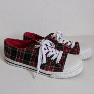 Airwalk Plaid Tennis Shoes Sneakers Black Red Canvas 6.5 EUC Like New